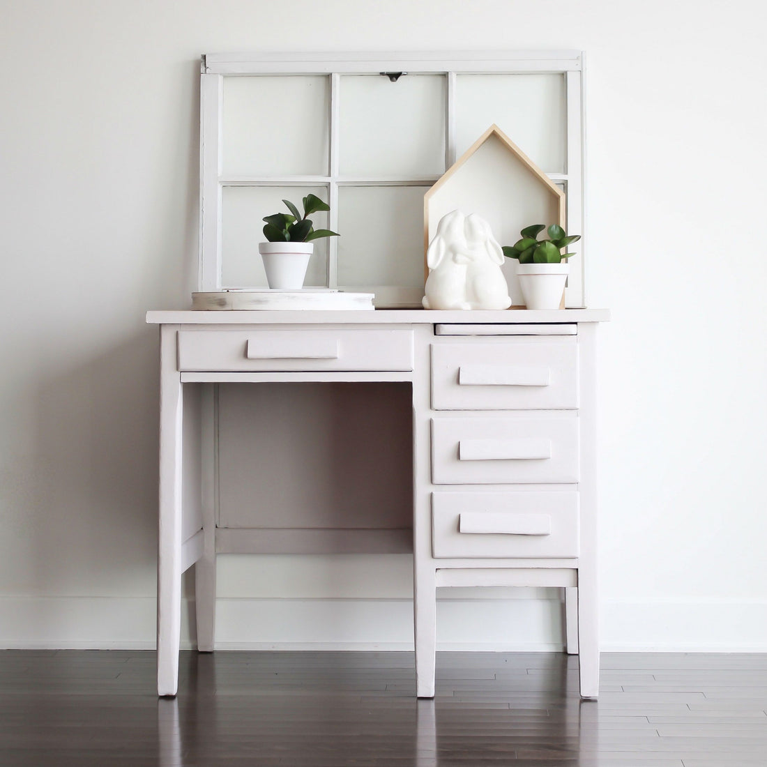 Student Desk in "Darling"