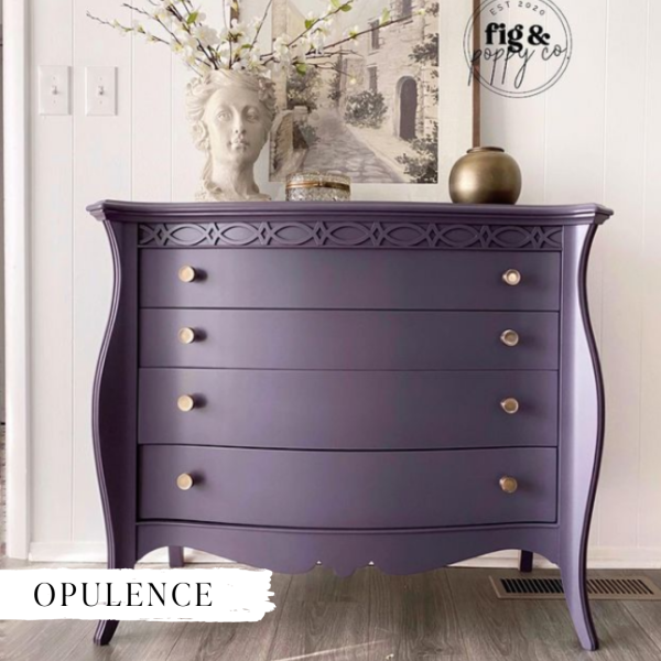 Curvy dresser in "Opulence"