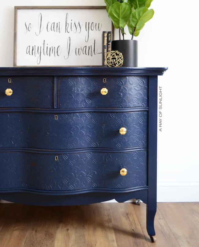 Textured dresser in "Peacoat"