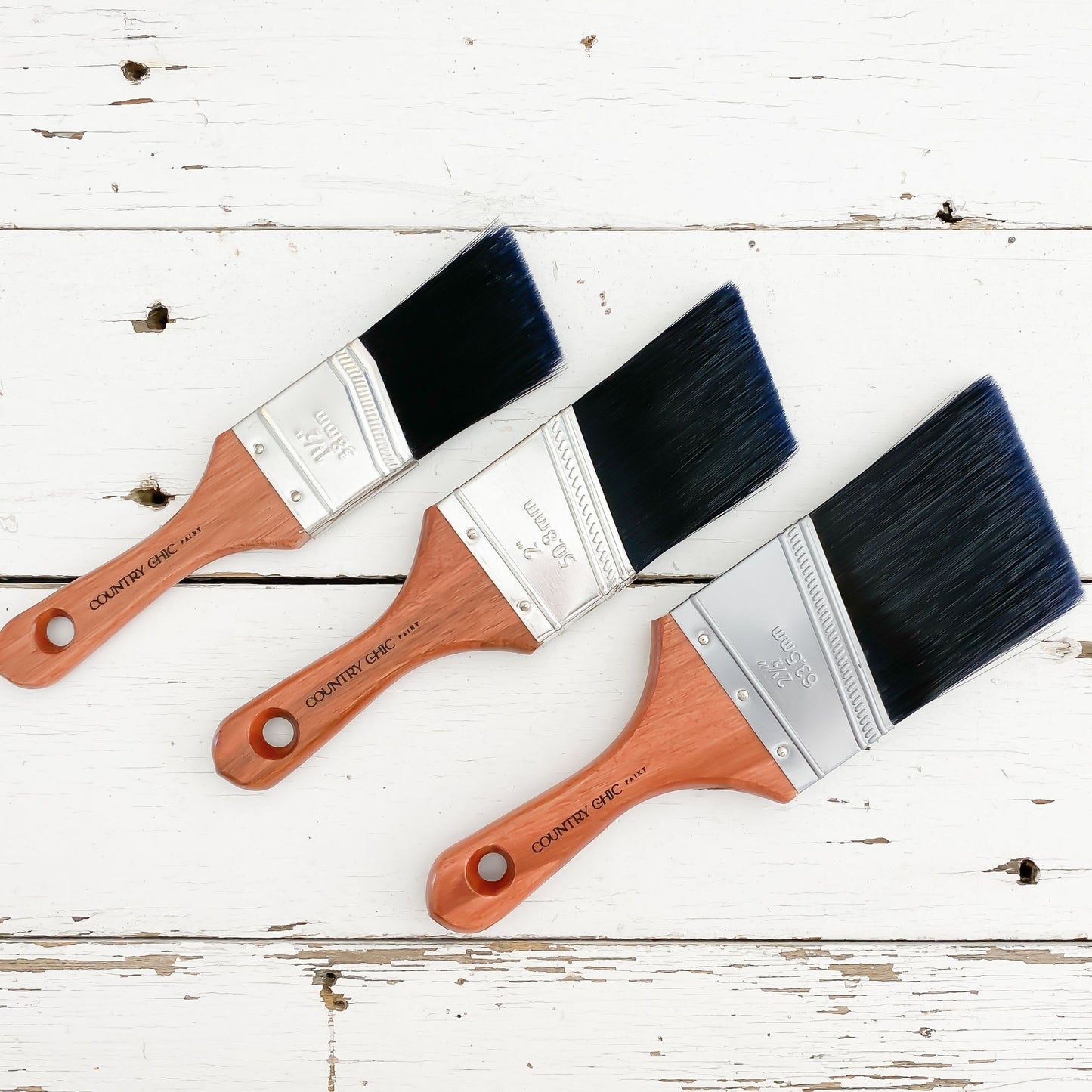 3 sizes of Country Chic Paint Short Handle Brushes