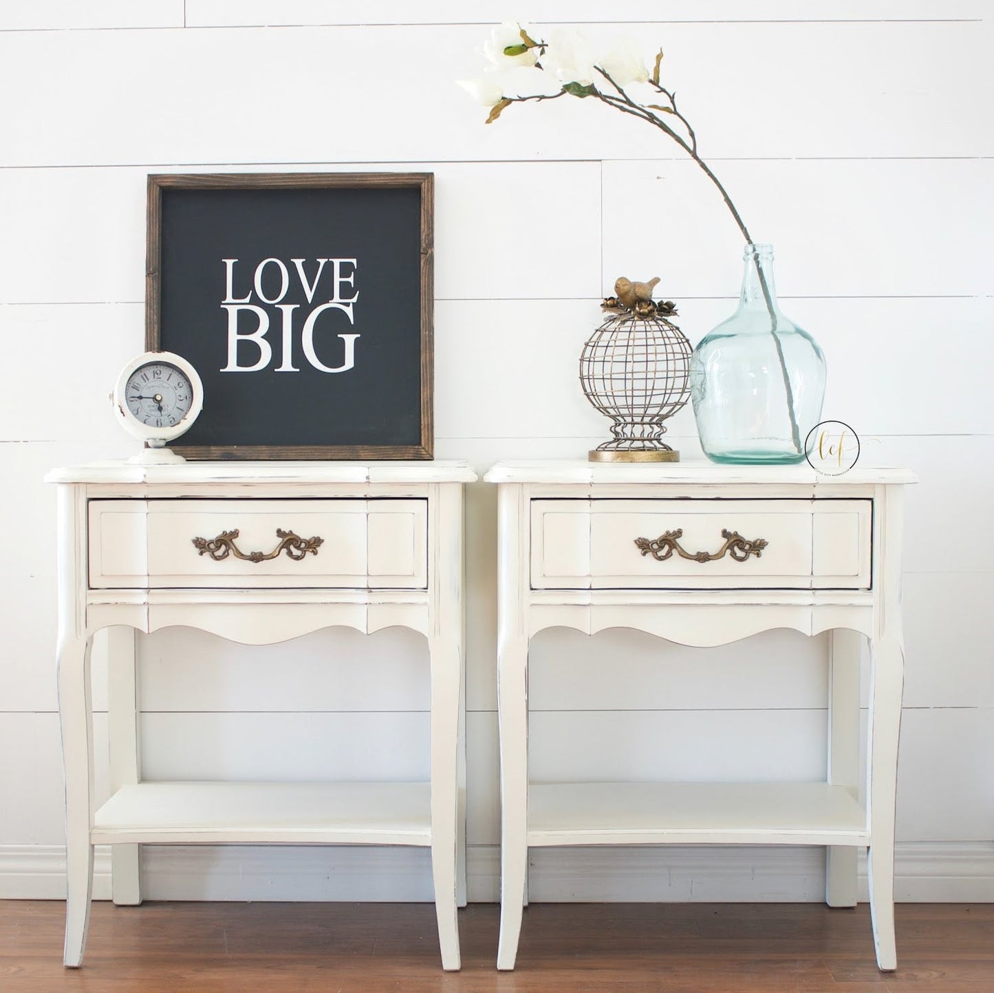 Warm off white chalk furniture paint Vanilla Frosting by Country Chic Paint furniture example