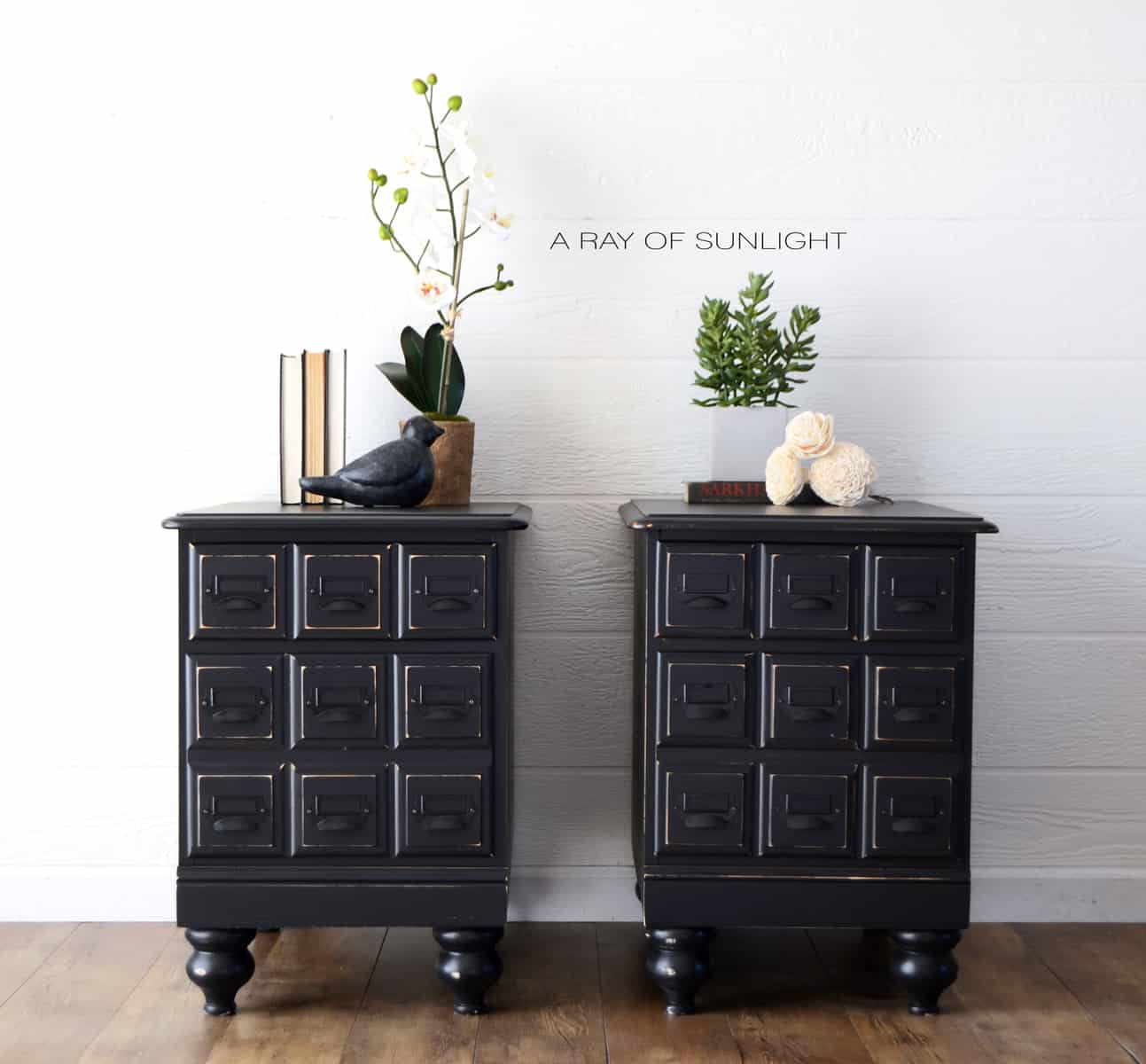 Apothecary Style Nightstands #DIY #furniturepaint #paintedfurniture #homedecor #black #apothecary #nighstand #bedroom #countrychicpaint - blog.countrychicpaint.com