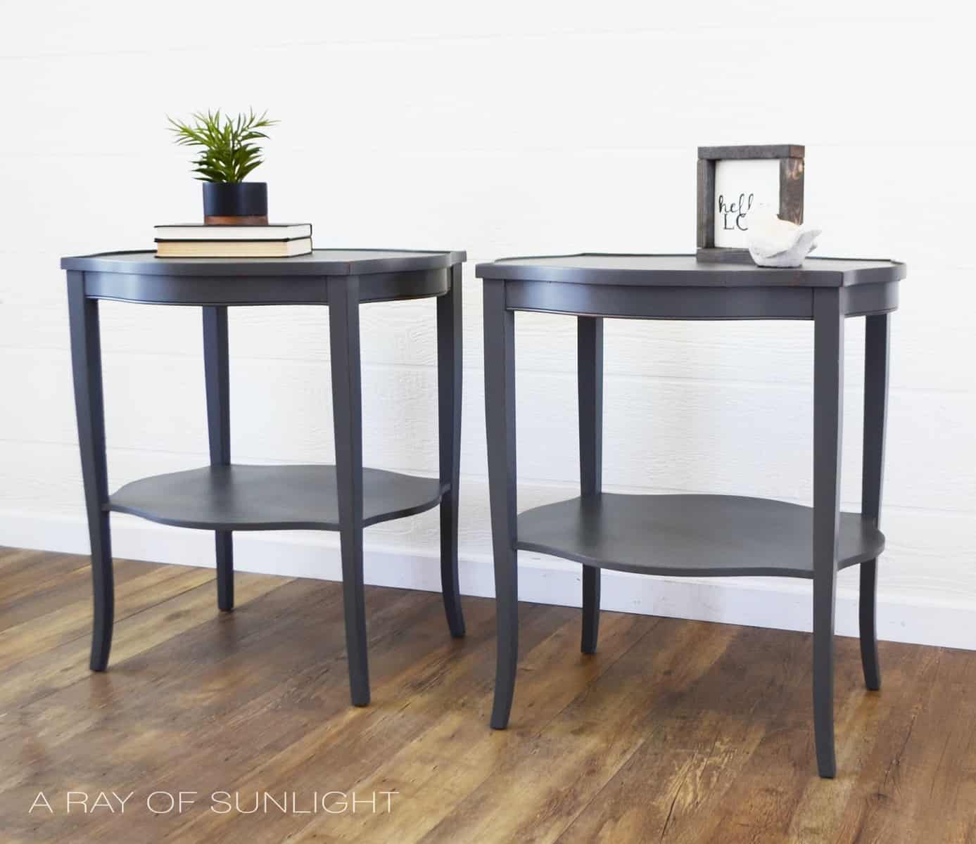 Warm Grey Nightstand Makeover #DIY #furniturepaint #paintedfurniture #homedecor #endtable #charcoal #grey #chalkpaint #countrychicpaint - blog.countrychicpaint.com