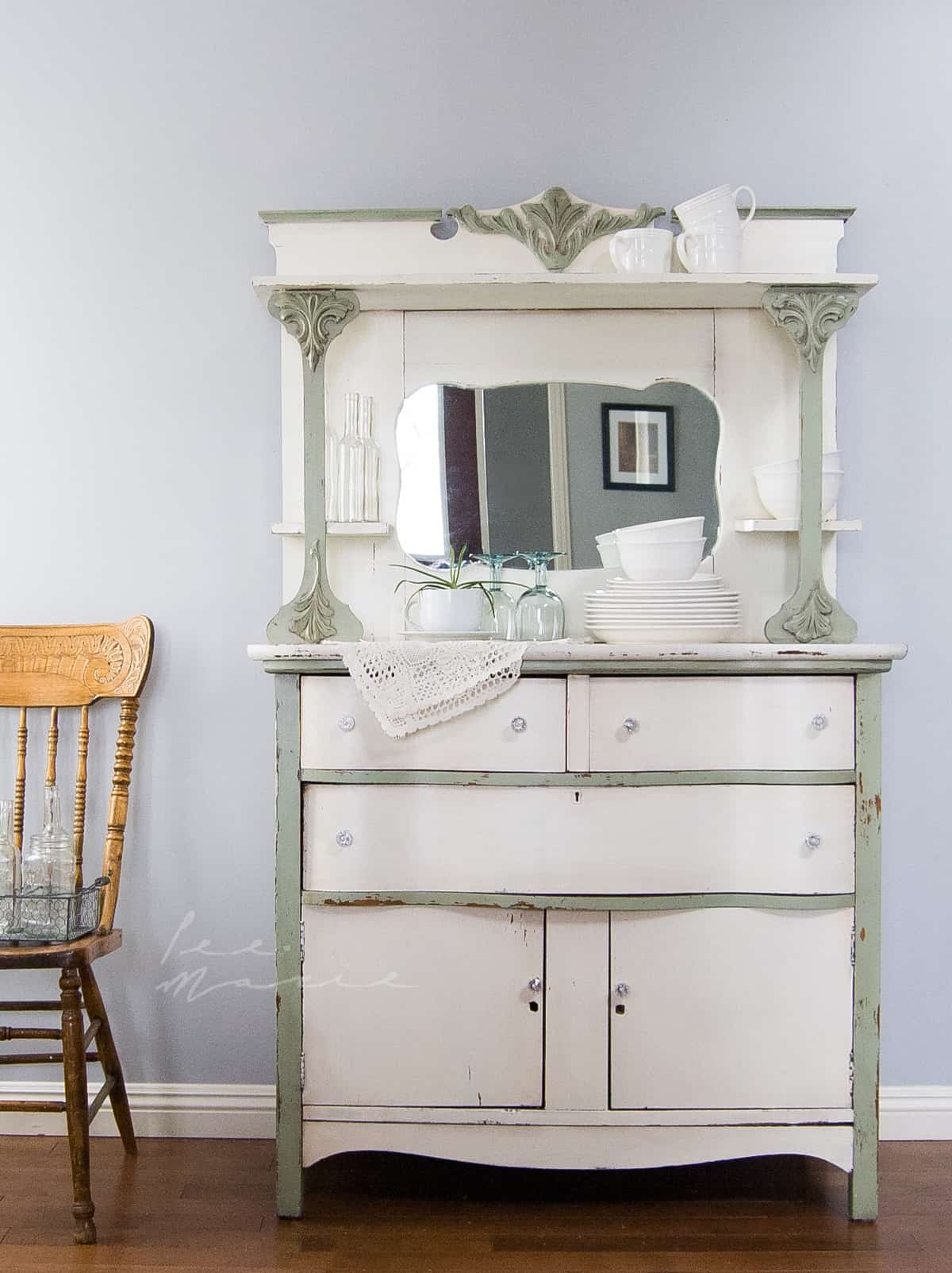 Sage Advice and Sanding Sponges #DIY #furniturepaint #paintedfurniture #chalkpaint #homedecor #sage #offwhite #shabbychic #rustic #storage #countrychicpaint - blog.countrychicpaint.com